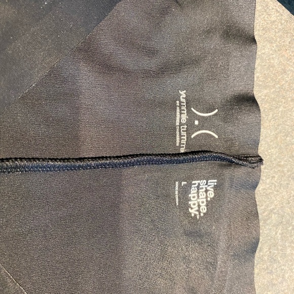 Tummies Tummy high waisted sharp wear shorts.  Black size large woman’s. - Picture 2 of 4